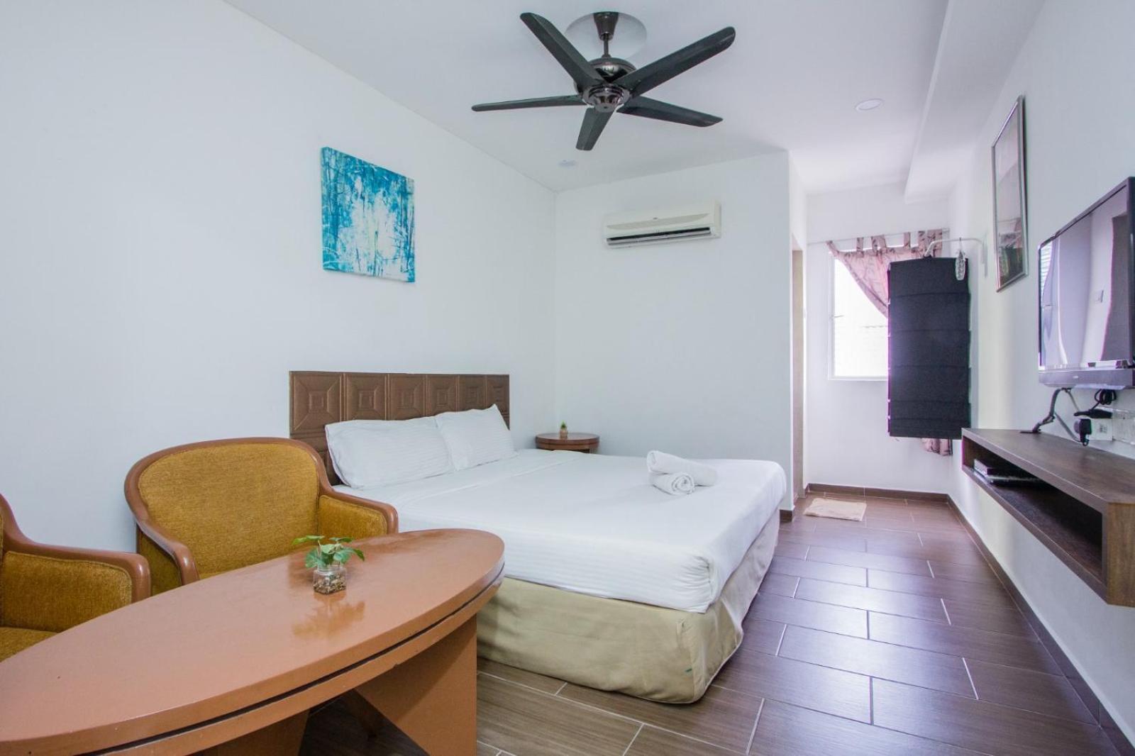 Nautilus Bay Home Inn George Town Bagian luar foto