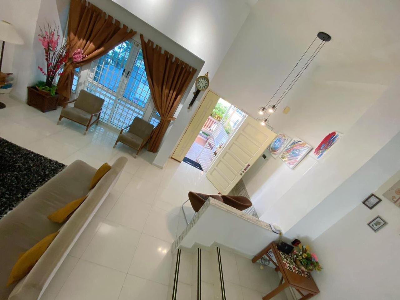 Nautilus Bay Home Inn George Town Bagian luar foto